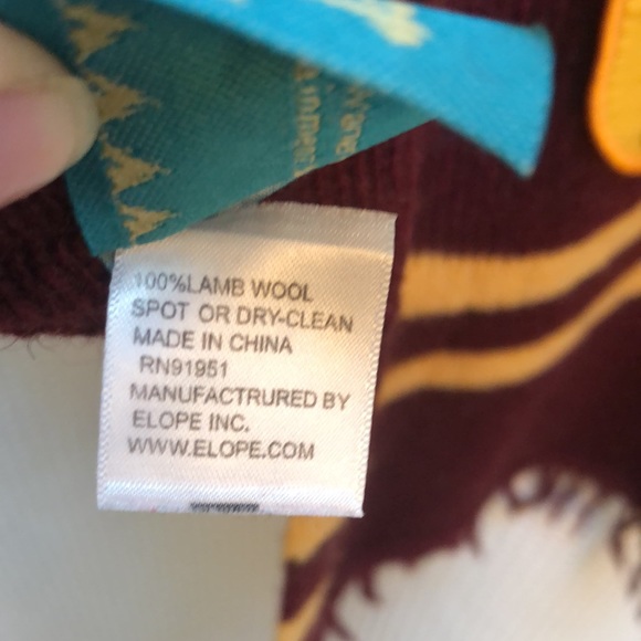 Gryffindor wool scarf - Picture 4 of 5